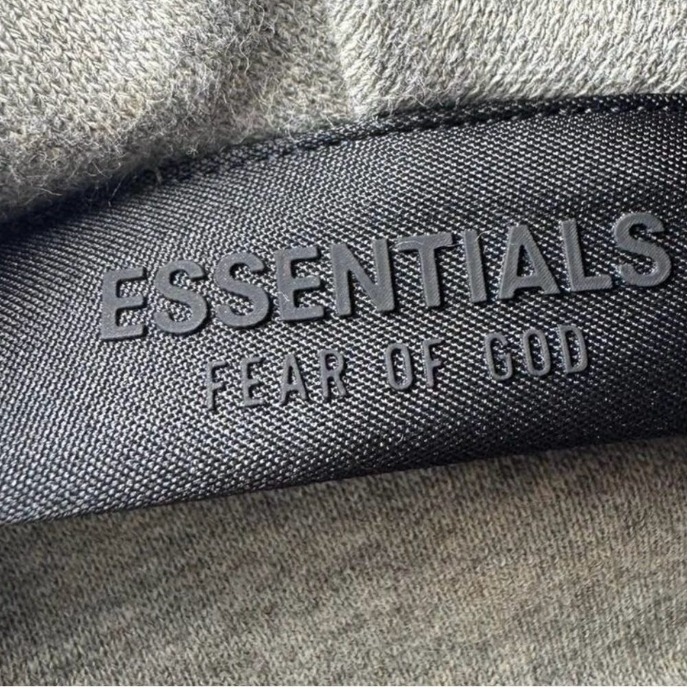 Fear of God Essentials Men’s front and back logo patch grey hoodie XS Gray Rare - Picture 5 of 7